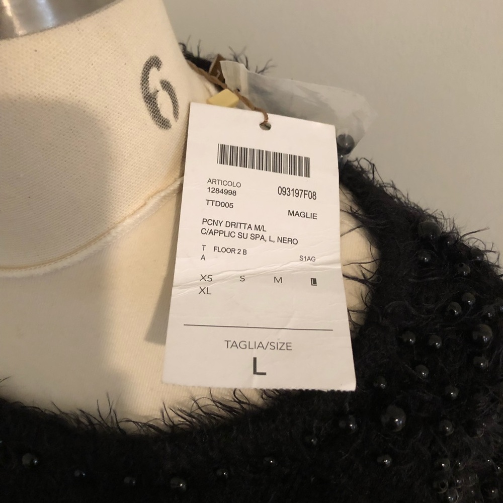 Sweater - Picture 4 of 6